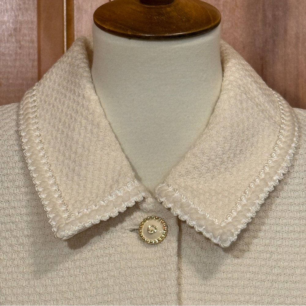St. John Collection Cream Knit Jacket and Skirt Set - Picture 3 of 16